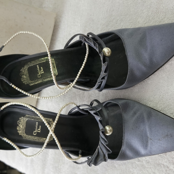 Christine DIOR Gray Heels with Sophisticated Elegance - Picture 1 of 8